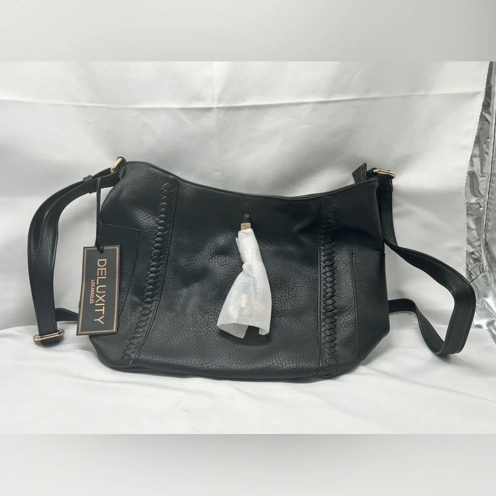 *DELUXITY LOS ANGELES* VEGAN LEATHER SOFT BLACK PURSE NWT (BP1)